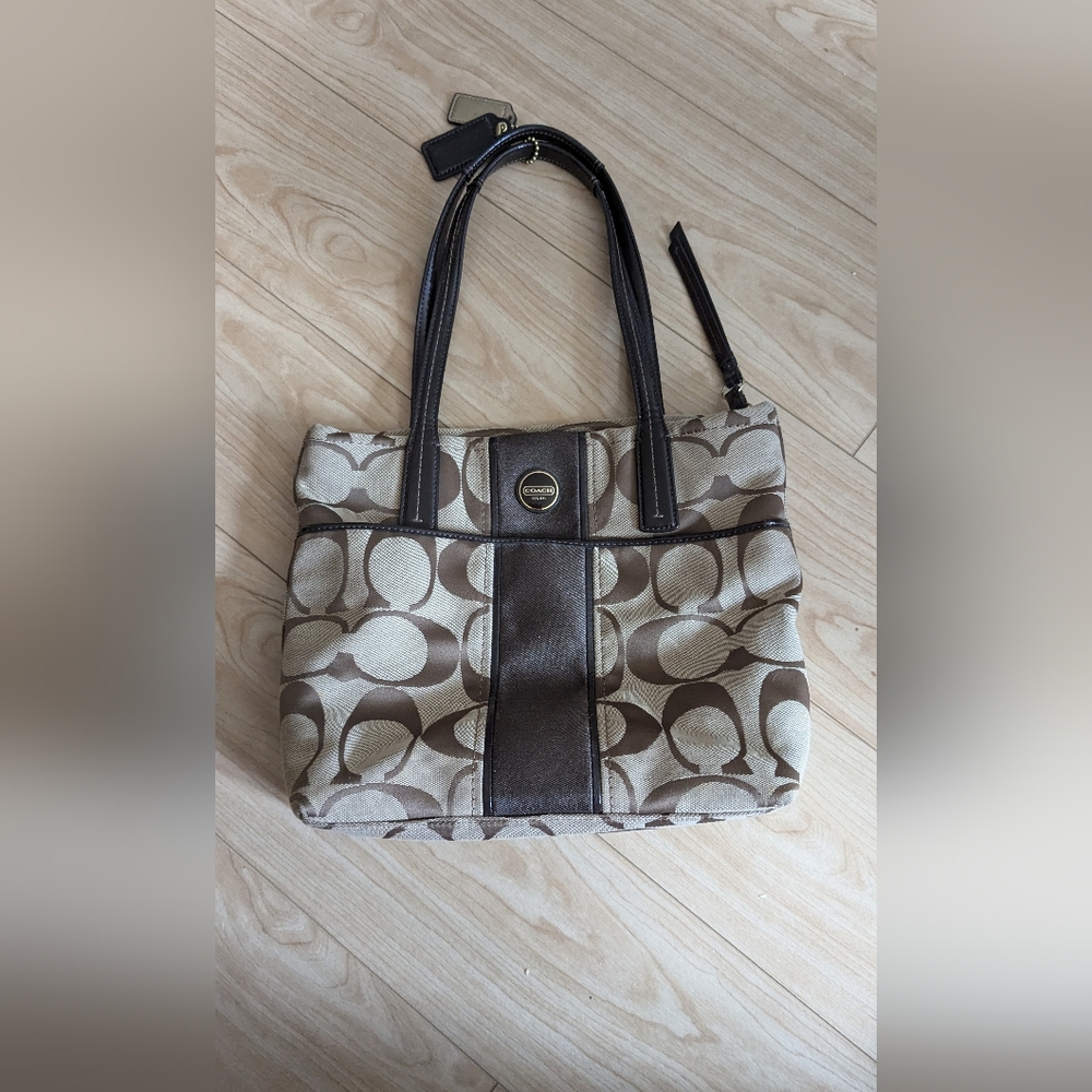 NWOT Genuine Signature Coach Handbag